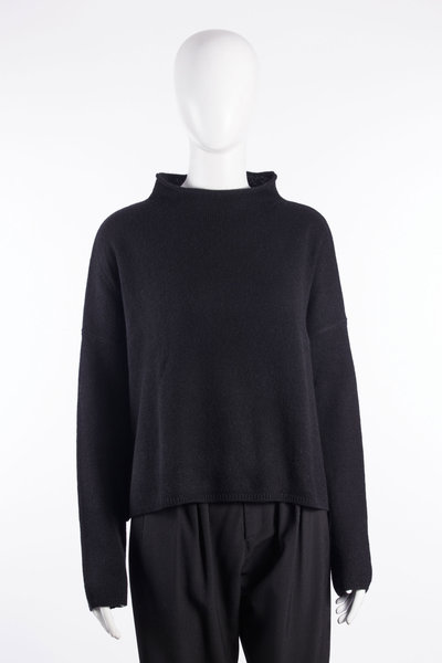 Pullover 202160 Sandy black, Lisa Yang