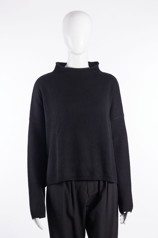 Pullover 202160 Sandy black, Lisa Yang