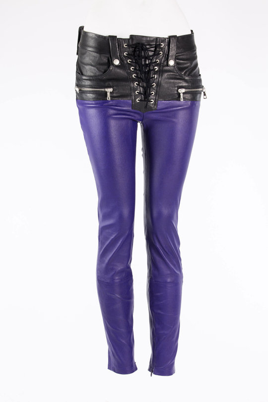 Lederhose Schwarz-Lila, UNRAVEL PROJECT