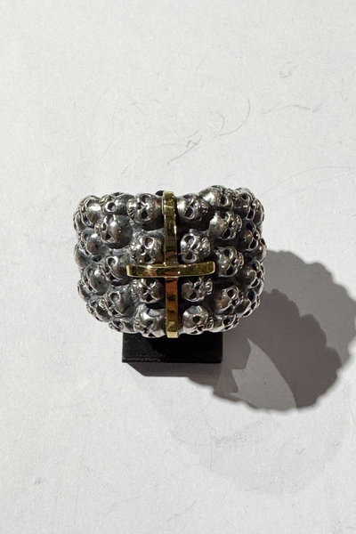 Ring TRI32 Multiple skull ring silver/gold, Tobias Wistisen