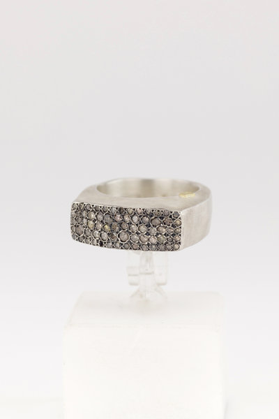 Ring 8 Silber mit grauen Diamantensplittern, Rosa Maria Jewellery