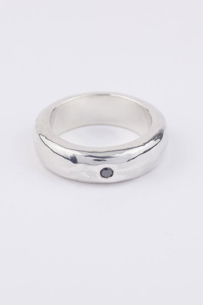 Ring 25-8 silver blk dia, Rosa Maria Jewellery