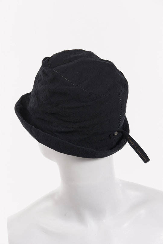 Hut HH022 441B black, Forme D'Expression