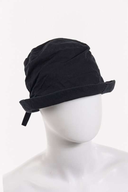 Hut HH022 441B black, Forme D'Expression